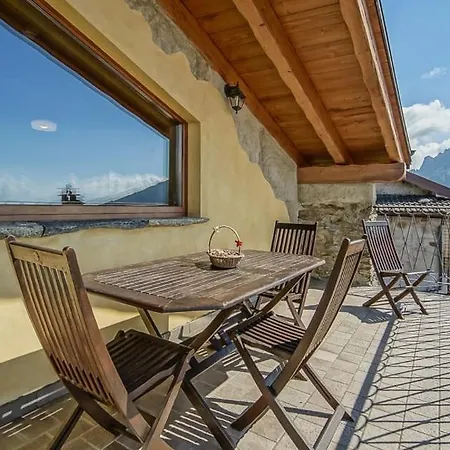 La Terrazza Vista Сasa de vacaciones Bellano